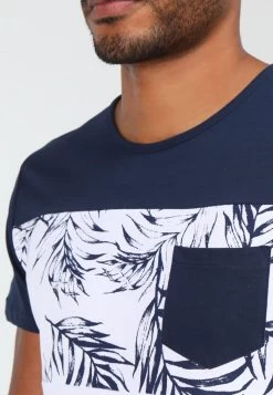 Pier One Camiseta Estampada - Navy/White 10 Pier One Camiseta Estampada - Navy/White -Tienda De Hombres Con Estilo 00b0d686c4fc452f93b003661a266dc5