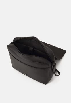 Pier One Big Messenger Bag - Bandolera - Black -Tienda De Hombres Con Estilo 040a88e5f1714f1785733c2d4347af69