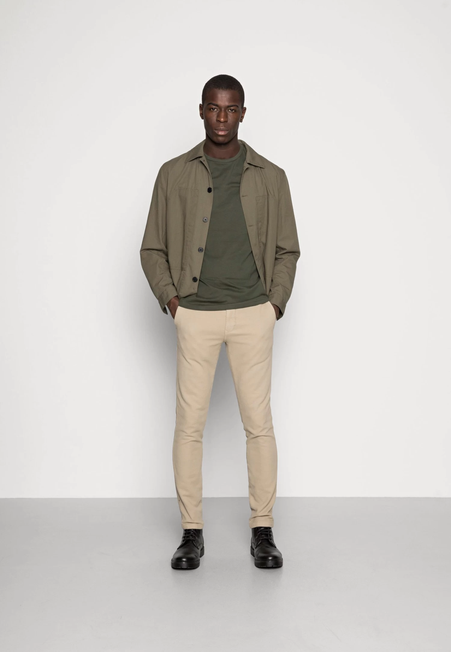 Pier One 5 Pack - Camiseta Básica - Dark Blue/Grey/Khaki 3 Pier One 5 Pack - Camiseta Básica - Dark Blue/Grey/Khaki