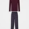 Pier One Pijama - Bordeaux/Dark Blue -Tienda De Hombres Con Estilo 06bef4272d46448cb28fb055f1c1000a
