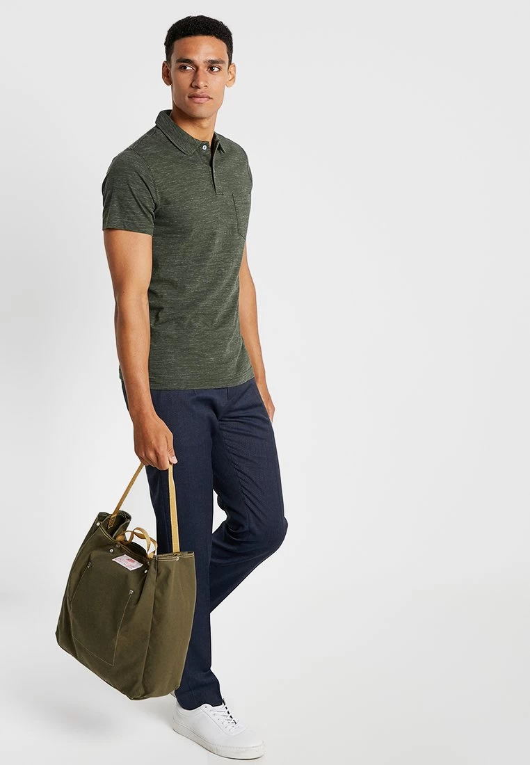 Pier One Polo - Oliv 4 Pier One Polo - Oliv - Imagen 2