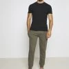 Pier One 2 Pack - Pantalón De Pijama - Black/Khaki -Tienda De Hombres Con Estilo 08c2018817d1490eab6fe3045dcc303d