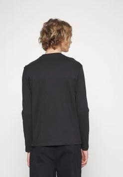 Pier One 5 Pack - Camiseta De Manga Larga - Black/White/Olive -Tienda De Hombres Con Estilo 0a91b7bd792a4d53bae7268bde5c4de8