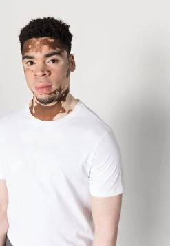 Pier One 10 Pack - Camiseta Básica - White/Black -Tienda De Hombres Con Estilo 20c7d5f73fe449b7b6c0eb7a99388079