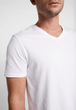 Pier One 3 Pack- Camiseta Básica - White 13 Pier One 3 Pack- Camiseta Básica - White -Tienda De Hombres Con Estilo 26f5fe51b6444bdca381da41cc8f1b28