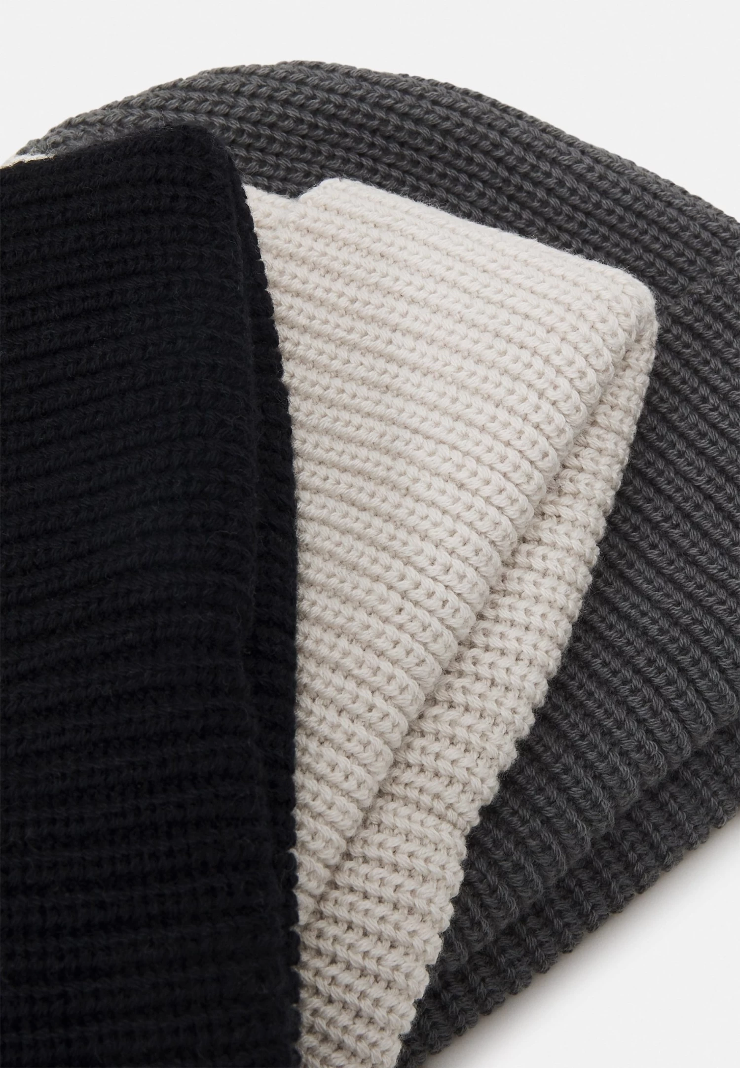 Pier One Unisex 3 Pack - Gorro - Black/Dark Grey/Off-White/ 6 Pier One Unisex 3 Pack - Gorro - Black/Dark Grey/Off-White/ - Imagen 4
