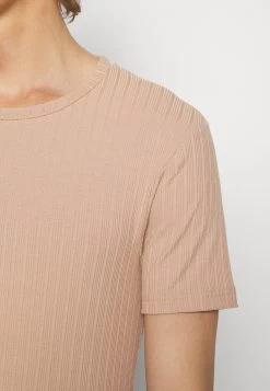 Pier One Camiseta Básica - Taupe 11 Pier One Camiseta Básica - Taupe -Tienda De Hombres Con Estilo 2a9ef7705c0841feb95a2bd4013ae01b