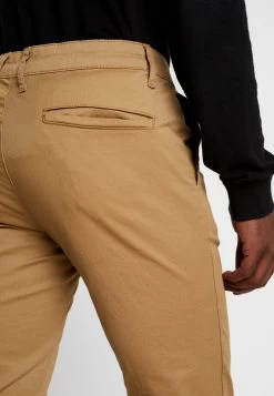 Pier One Pantalones Chinos -Beige -Tienda De Hombres Con Estilo 2e14e2f4c96f4bb6a56bbc9900da19e3