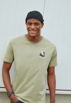 Pier One Moon Scene Graphic T-Shirt - Camiseta Estampada - Olive -Tienda De Hombres Con Estilo 2ec646e68d4b4468998f7b1c9b6a635c