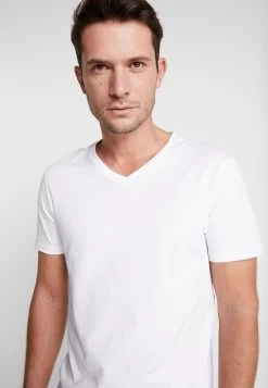 Pier One 3 Pack- Camiseta Básica - White 11 Pier One 3 Pack- Camiseta Básica - White -Tienda De Hombres Con Estilo 30587b014b2141f29e81eb751148debf