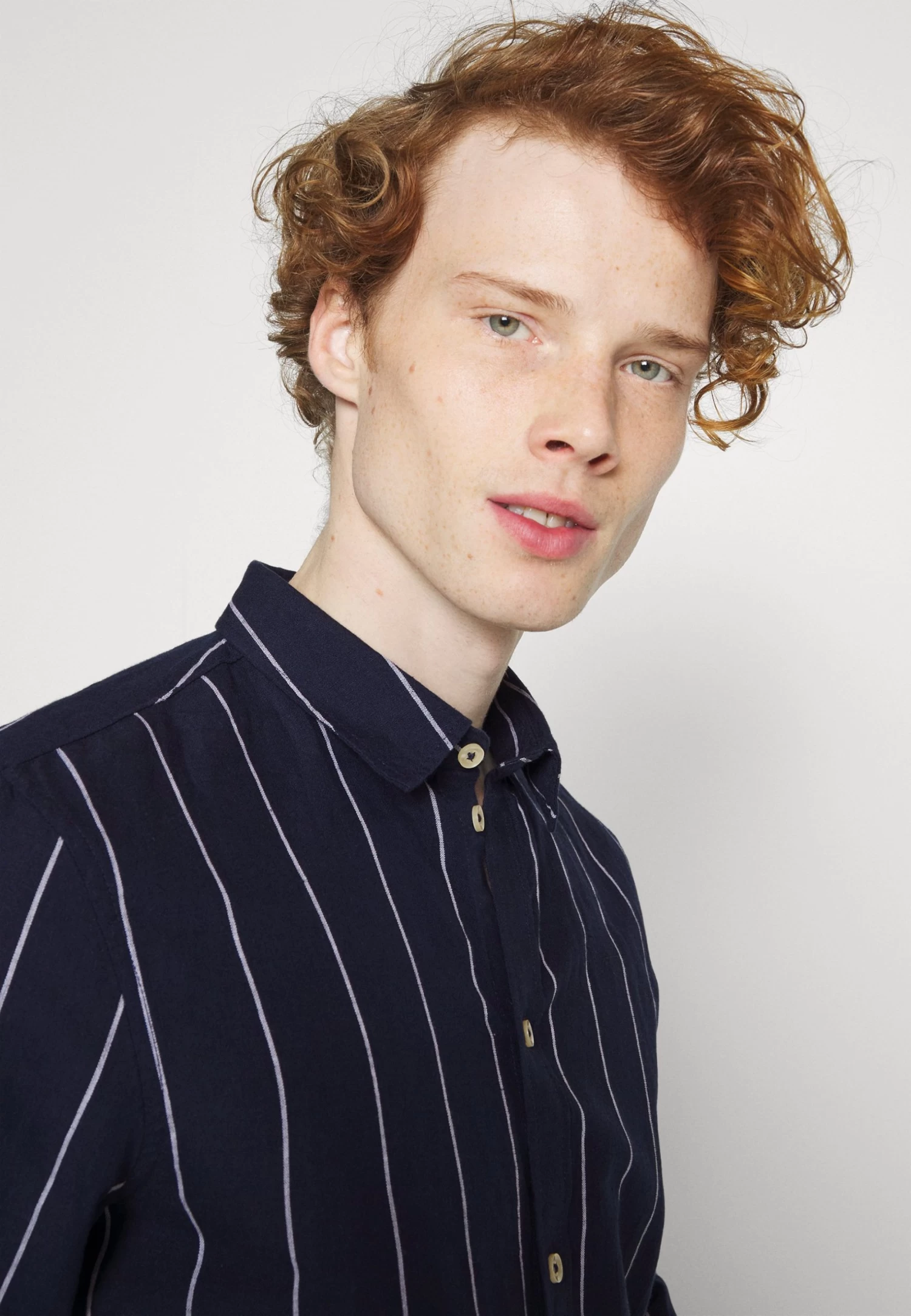 Pier One Linen Mix Stripe - Camisa - Dark Blue 6 Pier One Linen Mix Stripe - Camisa - Dark Blue - Imagen 4