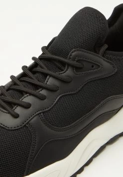 Pier One Unisex - Zapatillas - Black/White -Tienda De Hombres Con Estilo 383be7e17d7b4e6fb1f7aa6c378ae4ea