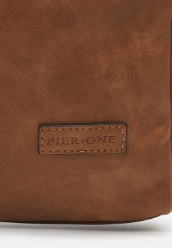 Pier One Unisex - Mochila - Brown/Black -Tienda De Hombres Con Estilo 3a552ce628914119a6cc219ccb9efa68