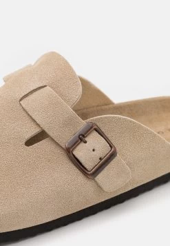 Pier One Leather Unisex - Pantuflas - Beige -Tienda De Hombres Con Estilo 3a708888ffe24adea054184dfdfb2406