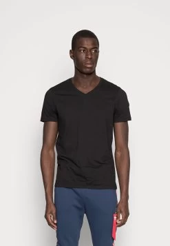 Pier One 3 Pack- Camiseta Básica - Black 8 Pier One 3 Pack- Camiseta Básica - Black -Tienda De Hombres Con Estilo 3fa75a3949774380909723bffc57177e