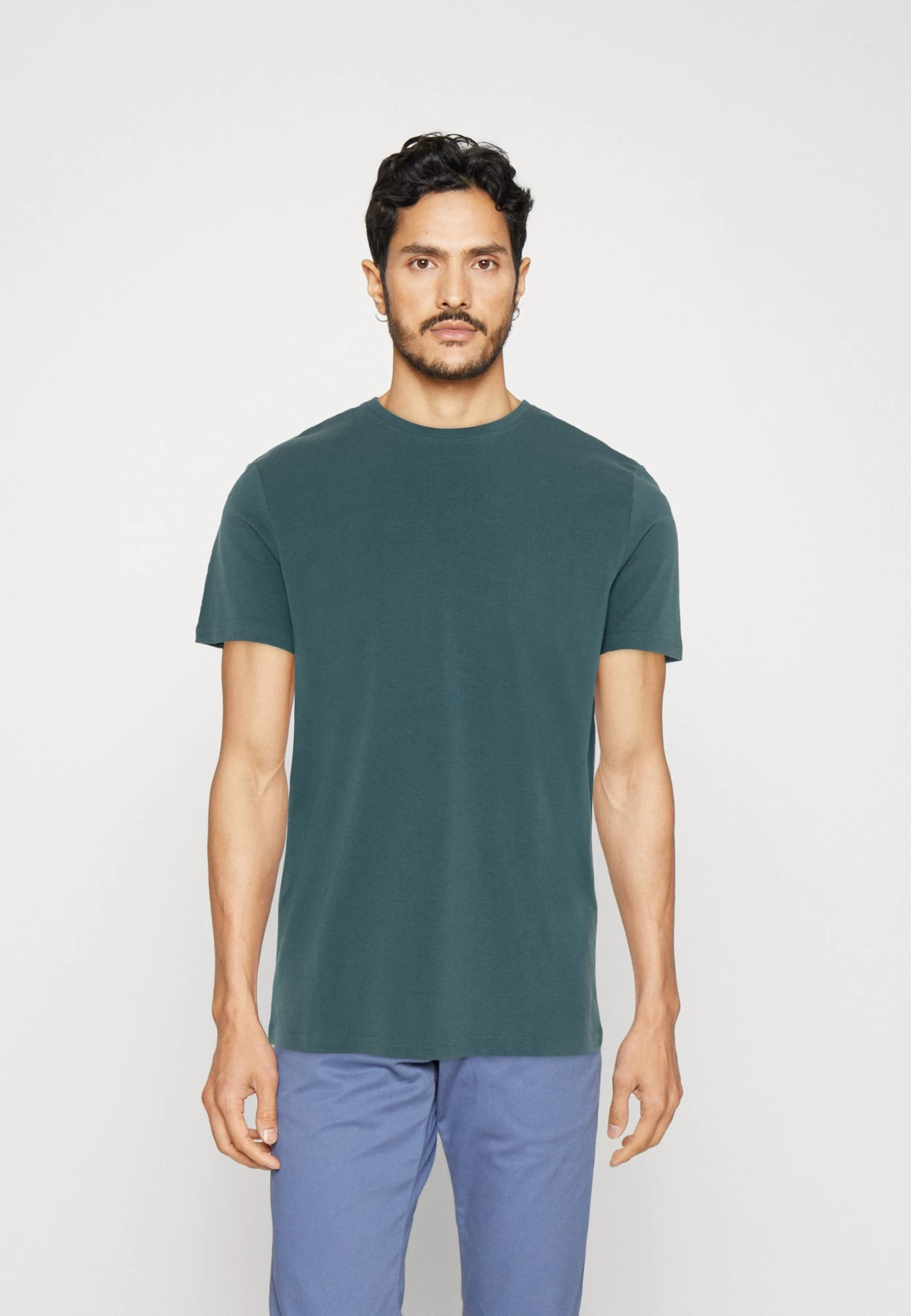 Pier One 5 Pack - Camiseta Básica - White/Off-White/Lilac 4 Pier One 5 Pack - Camiseta Básica - White/Off-White/Lilac - Imagen 2