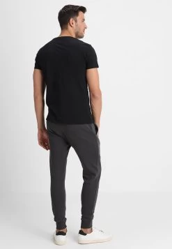 Pier One Pantalones Deportivos - Dark Grey 10 Pier One Pantalones Deportivos - Dark Grey -Tienda De Hombres Con Estilo 41603f18a9d7497b85a73a2ae36be969