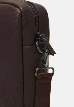 Pier One Funda Para Portátil - Dark Brown -Tienda De Hombres Con Estilo 42042b196fd74712af98535879b418f6