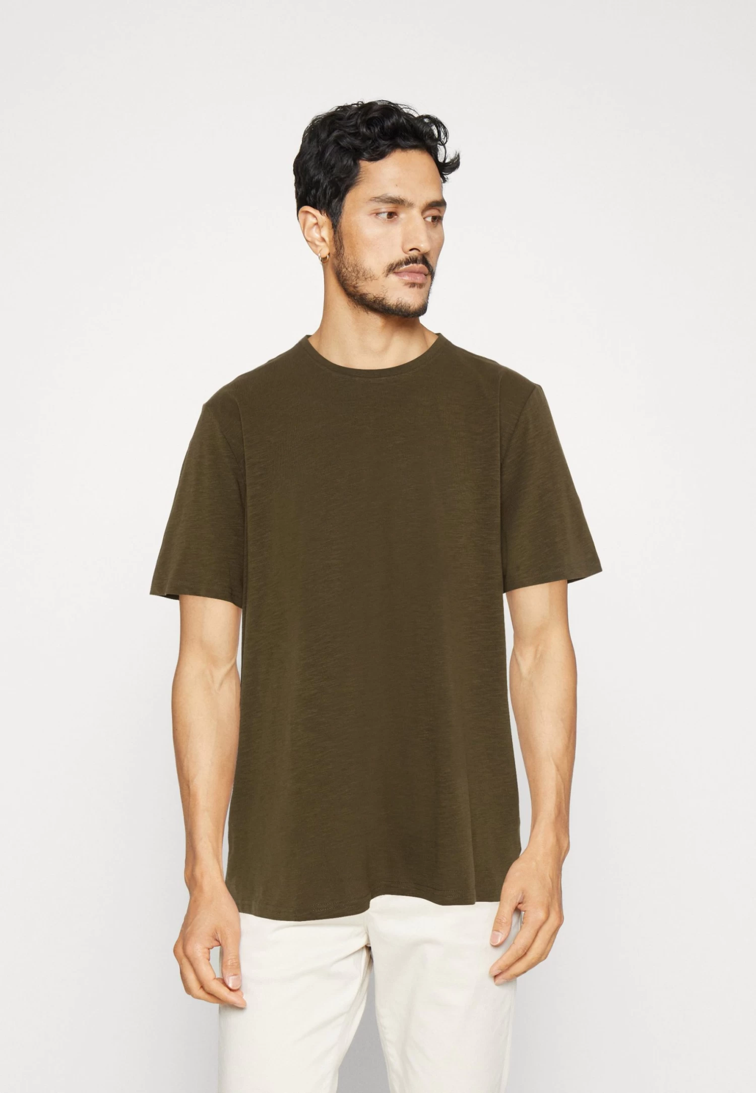 Pier One 5 Pack - Camiseta Básica - Mint/Off-White/Khaki 8 Pier One 5 Pack - Camiseta Básica - Mint/Off-White/Khaki - Imagen 6