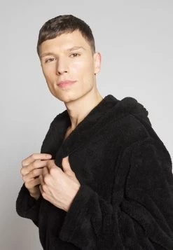 Pier One Albornoz - Black 11 Pier One Albornoz - Black -Tienda De Hombres Con Estilo 46ddd89e67e647d9a552c22e74d82b35