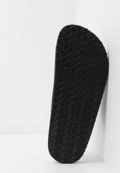 Pier One Unisex - Pantuflas - Black -Tienda De Hombres Con Estilo 4a735c24e60449a29969a0148d036b07