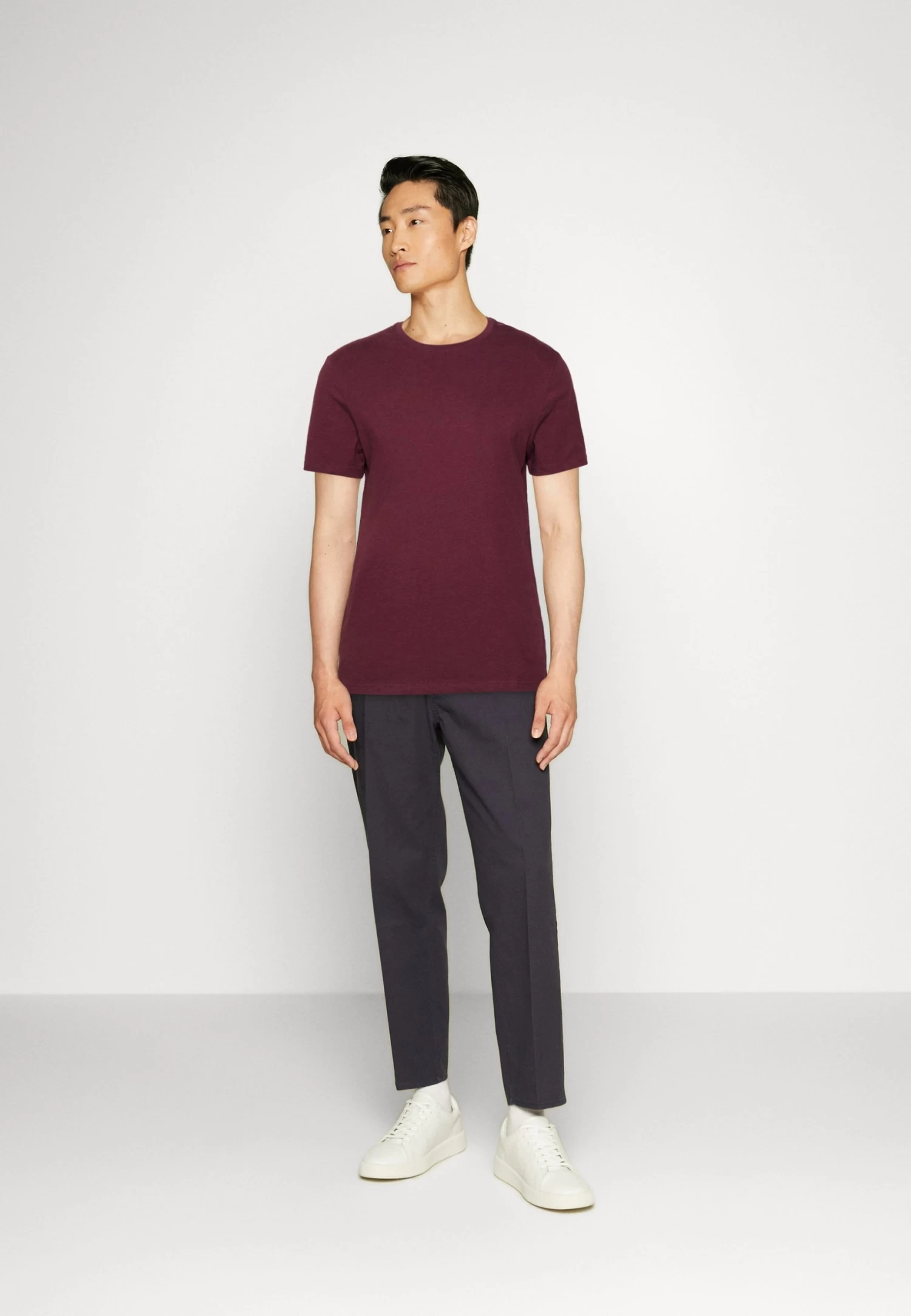 Pier One 5 Pack - Camiseta Básica - Dark Blue/Pink/Off-White 3 Pier One 5 Pack - Camiseta Básica - Dark Blue/Pink/Off-White