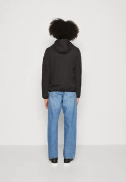 Pier One Impermeable - Black 10 Pier One Impermeable - Black -Tienda De Hombres Con Estilo 4e357a4c9dc64463935acb495187a2e8