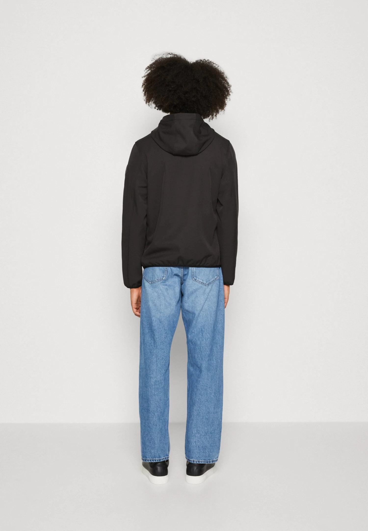 Pier One Impermeable - Black 5 Pier One Impermeable - Black - Imagen 3