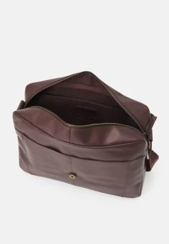Pier One Leather Unisex - Funda Para Portátil - Brown -Tienda De Hombres Con Estilo 5b4d14f90e4c4510b679f04d80f27b19
