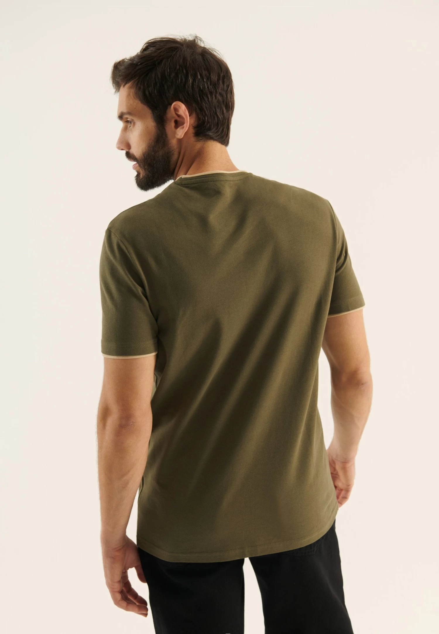 Pier One Camiseta Básica - Olive 5 Pier One Camiseta Básica - Olive - Imagen 3