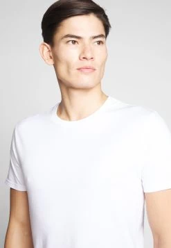 Pier One 2 Pack - Camiseta Básica - White/Dark Blue 12 Pier One 2 Pack - Camiseta Básica - White/Dark Blue -Tienda De Hombres Con Estilo 5d6a04d994e343d2903cc2c1666bad4b