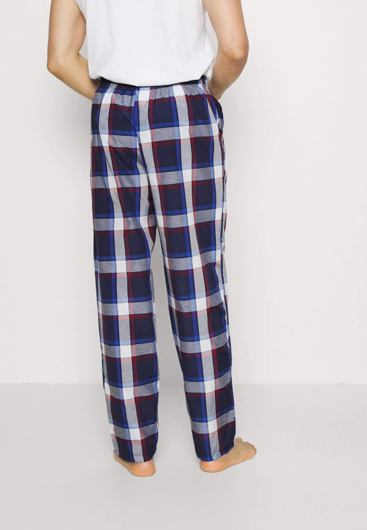 Pier One 2 Pack - Pantalón De Pijama - 503 - Dark Blue_302 - Red 6 Pier One 2 Pack - Pantalón De Pijama - 503 - Dark Blue_302 - Red - Imagen 4