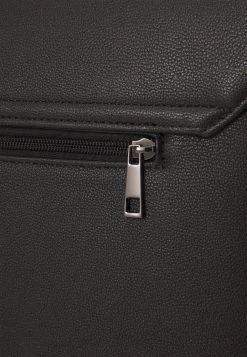 Pier One Big Messenger Bag - Bandolera - Black -Tienda De Hombres Con Estilo 62d724f6de5f4920b897e4e1d27e8fad