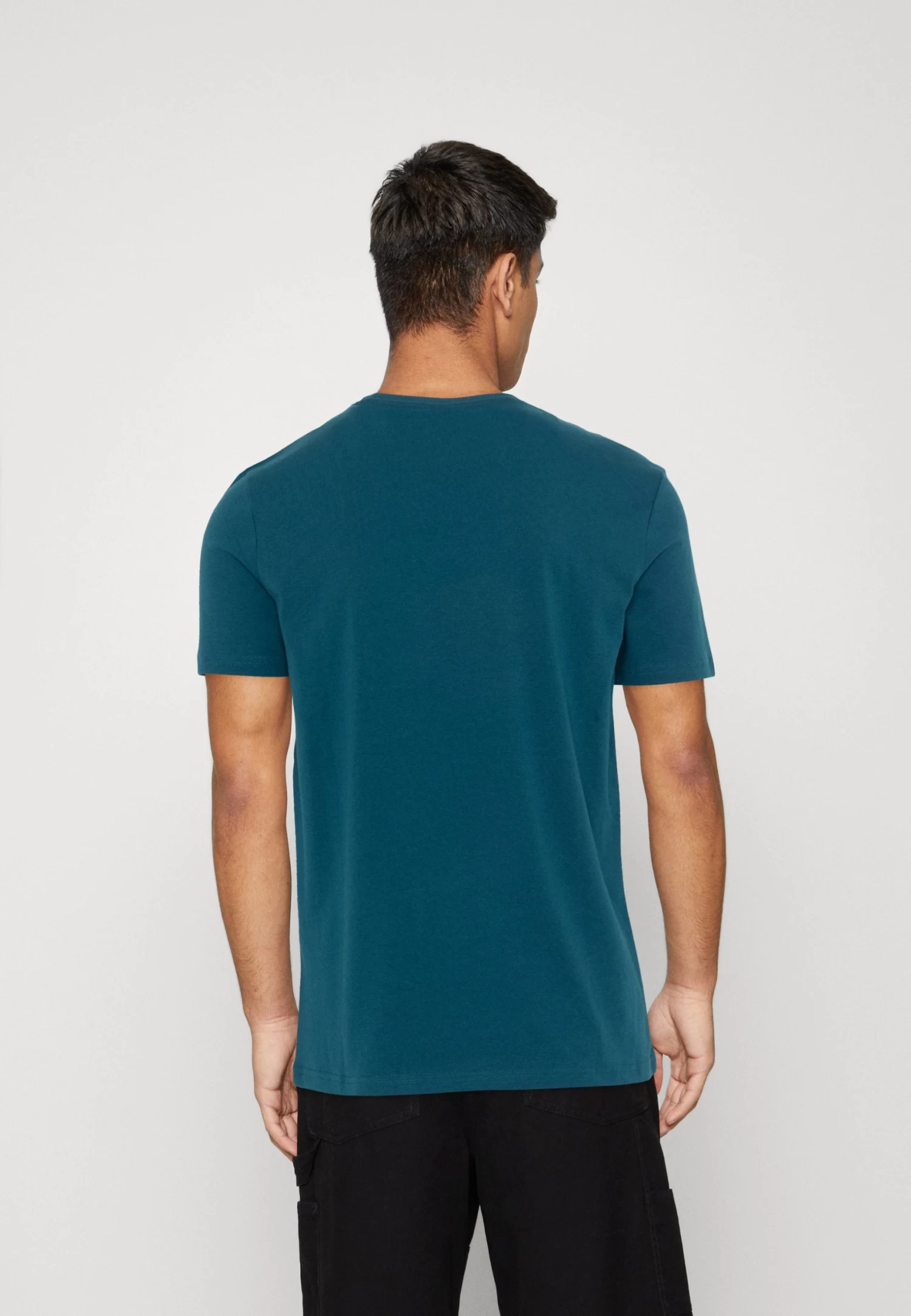 Pier One 7 Pack - Camiseta Básica - Red/Silver/Royal Blue 5 Pier One 7 Pack - Camiseta Básica - Red/Silver/Royal Blue - Imagen 3