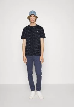 Pier One Camiseta Estampada - Dark Blue -Tienda De Hombres Con Estilo 69fcb375cbf941a8a34373bd7ebd1648