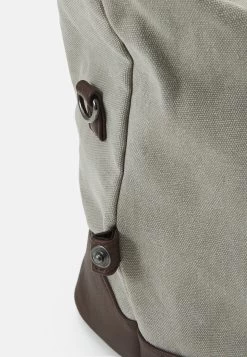 Pier One Unisex - Bolsa De Viaje - Grey 11 Pier One Unisex - Bolsa De Viaje - Grey -Tienda De Hombres Con Estilo 6fa7c56bd7a241beadc9861c482d7855