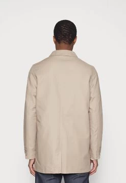Pier One Commuter Coat- Abrigo Corto - Tan 10 Pier One Commuter Coat- Abrigo Corto - Tan -Tienda De Hombres Con Estilo 7a84a7b3d32644bb98a5fe975bbf209a