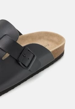 Pier One Leather Unisex - Pantuflas - Black -Tienda De Hombres Con Estilo 7b28889d1d2247a8abcae3a4a4c34674