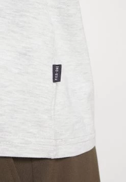 Pier One 5 Pack - Camiseta Básica - Light Grey - 101_White - 001_Green - 602 -Tienda De Hombres Con Estilo 7d13067417124de684e97c638550a94b