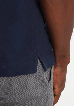 Pier One Basic - Polo - DarkBlue 10 Pier One Basic - Polo - DarkBlue -Tienda De Hombres Con Estilo 7e29fe7ac7f84e91811ed3c3fea6ecea