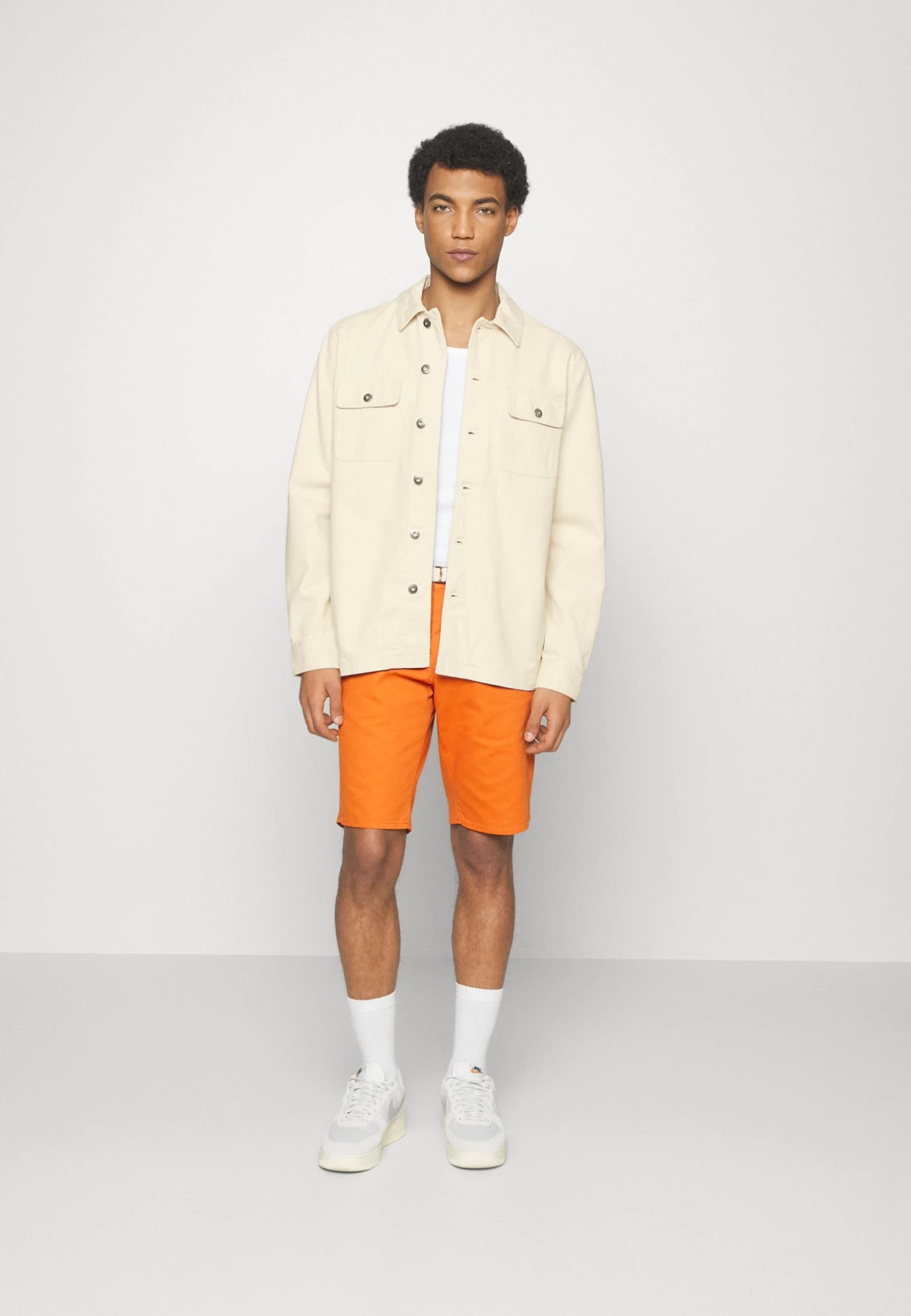 Pier One Undyed Twill- Chaqueta Vaquera - White 4 Pier One Undyed Twill- Chaqueta Vaquera - White - Imagen 2