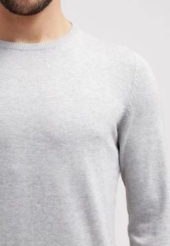 Pier One Basic Crewneck - Jersey De Punto - Light Grey 10 Pier One Basic Crewneck - Jersey De Punto - Light Grey -Tienda De Hombres Con Estilo 84bce05096b94c09b9c8a396de30ba85