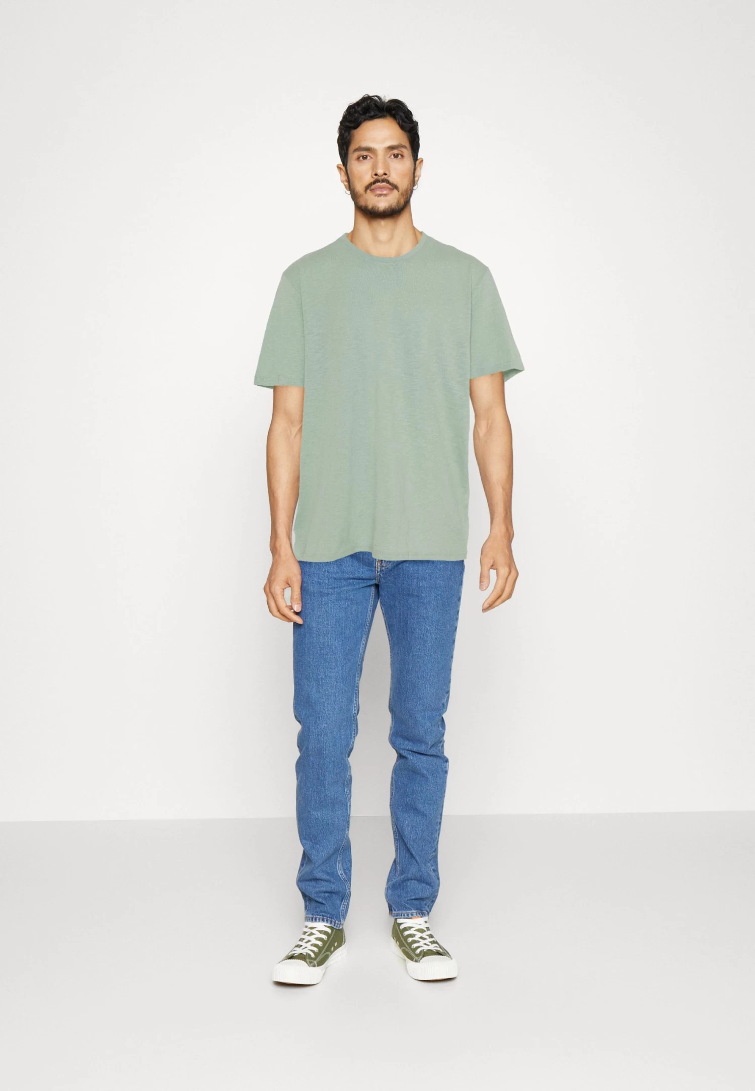 Pier One 5 Pack - Camiseta Básica - Mint/Off-White/Khaki 3 Pier One 5 Pack - Camiseta Básica - Mint/Off-White/Khaki
