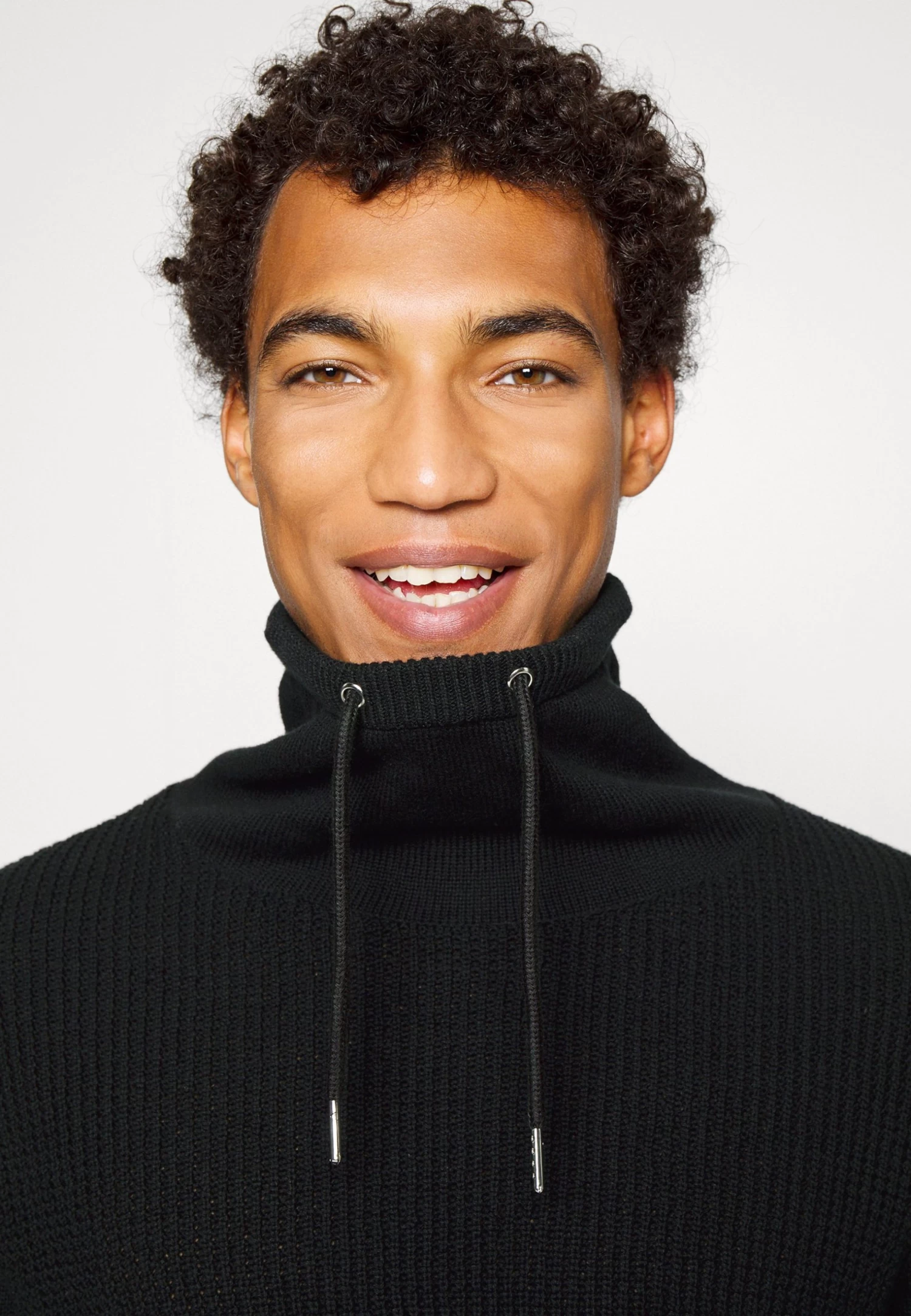 Pier One Structure Block High Collar - Chaqueta De Punto - Black 6 Pier One Structure Block High Collar - Chaqueta De Punto - Black - Imagen 4