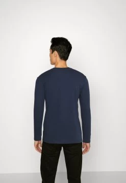 Pier One Camiseta De Manga Larga - Light Green/Beige/Dark Blue -Tienda De Hombres Con Estilo 8e0c10a276854fd29b9af821bb989ec6