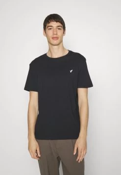 Pier One 5 Pack - Camiseta Básica - Black/White/Dark Blue -Tienda De Hombres Con Estilo 8efda8ef684d4c4b842c548c3a43e2cf