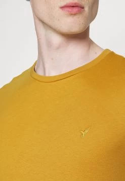 Pier One 5 Pack - Camiseta Básica - Mottled Dark Blue/Yellow/Orange -Tienda De Hombres Con Estilo 8fdd2e6d6b2e44d3884f3c2266b3b4fd