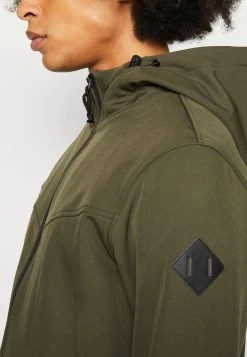 Pier One Impermeable - Olive 13 Pier One Impermeable - Olive -Tienda De Hombres Con Estilo 917b5cf62eb640949a69568e973b7da6