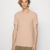 Pier One Camiseta Básica - Taupe 2 Pier One Camiseta Básica - Taupe -Tienda De Hombres Con Estilo 92d1b6f073b4401a84c68aa4854e6525