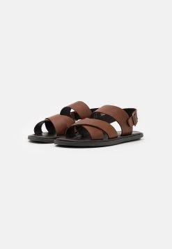 Pier One Unisex - Sandalias - Cognac -Tienda De Hombres Con Estilo 93d59b6c78964396a0134fb24776a5f7
